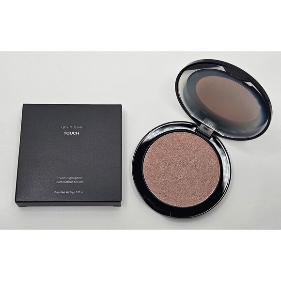 Younique Touch Fusion Highlighter in Blushing New in Box - Picture 1 of 4